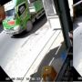 Nyaris Jadi Korban, Wanita Berinisiatif Pinggirkan Bongkahan Batu dari Jalan