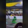 Jatuh 'Dengan Gaya' di Jember Fashion Week, Model Ini Viral dan Tuai Pujian Dari Warganet
