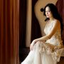 Pamer Video Jalan Cantik, Donna Harun Tampil Elegan Memakai Outfit Serba Hitam