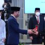 Jokowi Berikan Bintang Jasa Nararya untuk Dewi Wikantini, Bidan yang Gugur Saat Melawan Covid-19