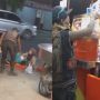 Bertampang Seram tapi Hati Malaikat, Pengamen Ini Belikan Makanan untuk Nenek Pengemis