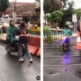 Viral Video Pengendara Motor Tanpa Helm Paksa Terobos Palang Pintu Kereta hingga Hampir Tabrak Petugas, Publik: Diemin!