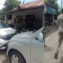 Emak-Emak Pergoki Pria yang Diduga Hendak Curi Sepeda Motor, Langsung Teriak: Maling!