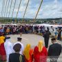 Peringatan HUT RI ke-77 di Kota Kendari, Bendera Merah Putih Berukuran 770 Meter Berkibar di Jembatan Teluk