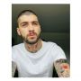 VIDEO Zayn Malik Nyanyi Lagu One Direction Bikin Mewek, Langsung Diminta Reunian