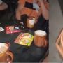 Aksi Pemuda Bikin Kopi Saset Jadi Sorotan Gegara Lokasi di Kafe Terkenal
