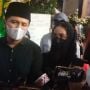 Sikap Tak Biasa Mertua Arumi Bachsin Sebelum Wafat, Emil Dardak: Cetak Foto Close Up