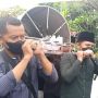 Mata Sembab, Emil Dardak Suami Arumi Bachsin Berusaha Tegar Gotong Keranda Jenazah Sang Ayah