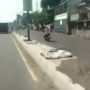 Beredar Video Emak-emak di Jombang Ngebut Lawan Arus, Warganet: Angel..,Angel..,Angel!