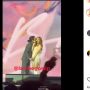 Tetiba Cium BCL Saat Duet di Panggung, Ray Prasetya Dihujat Netizen: Terlalu Barbar