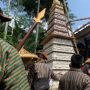 Cerita Keseruan Warga Banjarnegara Berebut Nasi Tumpeng Raksasa Setinggi 7,7 Meter