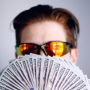 Wajib Tahu! 5 Cara agar Uang Kamu Tidak Dipinjam Teman