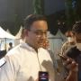 Ditanya Soal Isu Jual Beli Jabatan di Pemprov DKI, Anies Baswedan Bungkam Malah Asyik Selfie dengan Warga