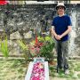 Momen Butet Kartaredjasa Ziarah Umbul Donga ke Makam Buya Syafii Maarif di Kulon Progo