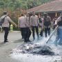 Warga Aksi Bakar Ban dan Blokade Jalan di Manokwari, Polisi Turun Tangan: Sudah Kondusif