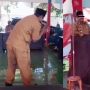 Bergaya 'Nyeleneh' Saat Berpidato di Hadapan Camat, Kepala Desa Ini Banjir Cemoohan Netizen