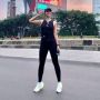 5 Inspirasi Gaya Sporty Nia Ramadhani, Cocok Dikenakan untuk Berbagai Olahraga