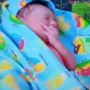 Tega Benar! Bayi Lucu Ini Dibuang Ibunya di Pinggir Sungai, Warga Sampai Elus Dada