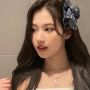 Bikin Fans Gemas, Sana TWICE Lakukan Interaksi Lucu dengan Wendy Red Velvet