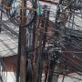 Potret Kabel Semrawut di Jakarta, Foto Kelima Bisa Membahayakan Pejalan Kaki di JPO