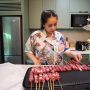 Kelas Sultan, Nagita Slavina Bikin Sate Pake Daging Wagyu A5 yang Harganya Setara Honda Beat