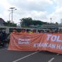 Demo di Depan Gedung DPR, Massa Buruh Kompak Nyanyikan Lagu Naik-naik BBM Naik, Tinggi-tinggi Sekali