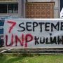 Viral Spanduk Seruan Mahasiswa UNP Kuliah di Jalan 7 September, Netizen Senang Demo BBM: Jangan Sampai Nggak Turun!