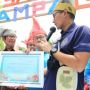 Sandiaga Uno Serahkan Penghargaan Desa Wisata Terbanyak untuk Pemprov Sulsel