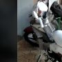 Video FYP Bocah Bantu Maminya Ngecat di Rumah Bikin Syok, Ibunya Dapat Pujian