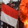 Terus Demo Tolak Kenaikan BBM di Patung Kuda, Mahasiswa: Rakyat Menjerit