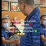 Tak Malu Ketemu Orang Pakai Baju Sama di Resto, Bapak-Bapak Ini Malah Salaman