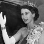Gaun Bridesmaid Pernikahan Ratu Elizabeth Tahun 1947 Laku Dilelang, Harganya Bikin Melongo!