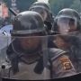 Video Kocak Demonstran Tolak Kenaikan Harga BBM Dijaga Polisi yang Ternyata Temannya Sendiri