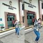 Wanita Full Senyum Bawa Akta Cerai sampai Lompat Kegirangan di Depan Pengadilan Agama, Publik: Beban Hidup Hilang