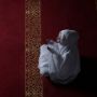 Apakah Wanita Sholat Dzuhur Harus Menunggu Jumatan Selesai? Ini Penjelasannya