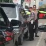 Video Viral Polisi Bantu Perempuan Hadang Mobil Suami yang Selingkuh di Jalanan
