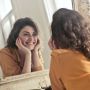 4 Tips Merelakan Gebetan yang Memilih Orang Lain, Lepaskan Saja!