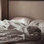 Curiga Seprai Kasur Jadi Kusut saat Pulang, Wanita Ini Temukan Fakta Mengejutkan Usai Pasang CCTV