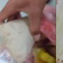 Nasi Bungkus Dimasukan Kulkas, pas Diambil Sekeras Palu
