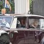 Raja Charles III Baru Bertahta, Rolls-Royce Phantom IV Kerajaan Sudah Diadang di Tengah Jalan