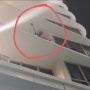 WNA Asal Korea Selatan Coba Bunuh Diri Lompat dari Apartemen, Sempat Ancam Petugas Damkar dengan Senjata Tajam
