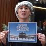 7 Momen Verrell Bramasta Buka Kado Ultah, Dapat Kado Berangkat Umrah dari Orang yang Dicintainya