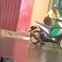 Kariernya Kian Meroket Jadi Model, Bonge Citayam Fashion Week Terekam Tetap Sederhana, Ngengkol Motor di Jalan