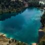 Mengunjungi Danau Biru Talawi, Danau Indah Ibarat Oasis di Padang Pasir