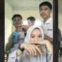 Video Siswi SMA Ini Lagi Asyik Berjoget TikTok Viral, Netizen Malah Fokus Sama Siswi Baca Alquran