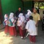 Ruang Kelas SD Lombok Timur Bau Apek Karena Banyak Siswa Tidak Mandi ke Sekolah
