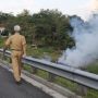 Asap Pembakaran Rumput Mengepul di Tol Bawen, Ganjar Langsung Turun Mobil Tegur Warga