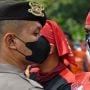 Buruh Jakarta Tuntut UMP Naik 13 Persen dan Tolak Kenaikan Harga BBM di Depan Kantor Anies