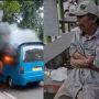 Sopir Angkot Terdiam Lesu Melihat Mobilnya Terbakar Si Jago Merah, Penyebabnya Kerap Terjadi