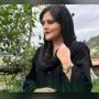 Aksi Protes Kematian Mahsa Amini Melebar, Wanita Iran Ramai-ramai Bakar Hijab